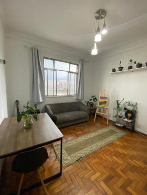 Alugo quarto privado em apartamento